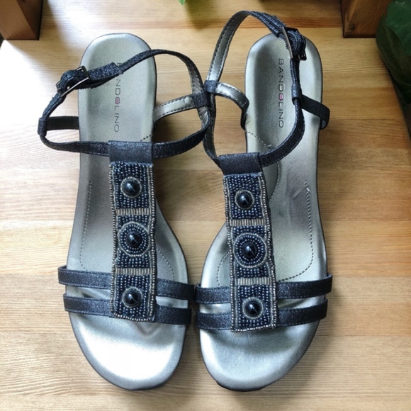 bandolino beaded sandals